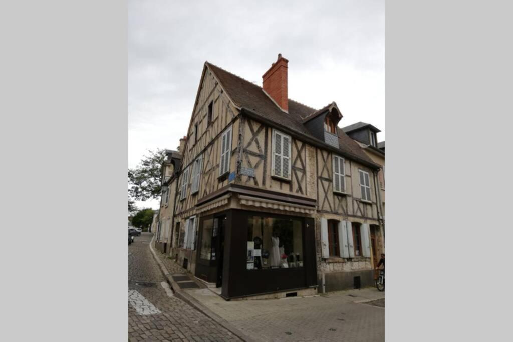 Aux 3 Maillets Lägenhet Bourges Exteriör bild
